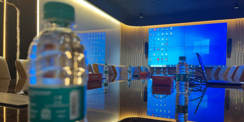 Conference rooms for rent Best meeting spaces Affordable venues for business meetings Tech-friendly conference rooms Unique meeting venues